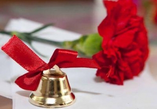 Танетны үстерү фонды яшь шагыйрәне бүләкләде Танетны үстерү фонды яшь шагыйрәне бүләкләде